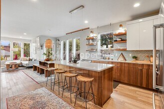 2491 SE 67th Ave in Portland, OR - Building Photo - Building Photo