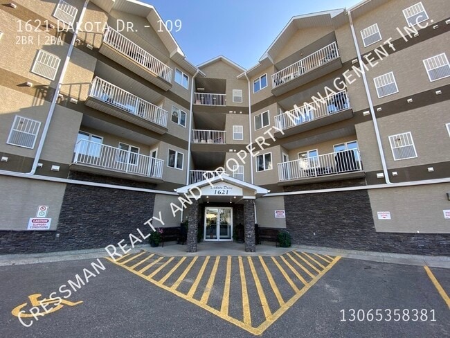 property at 1621 Dakota Dr