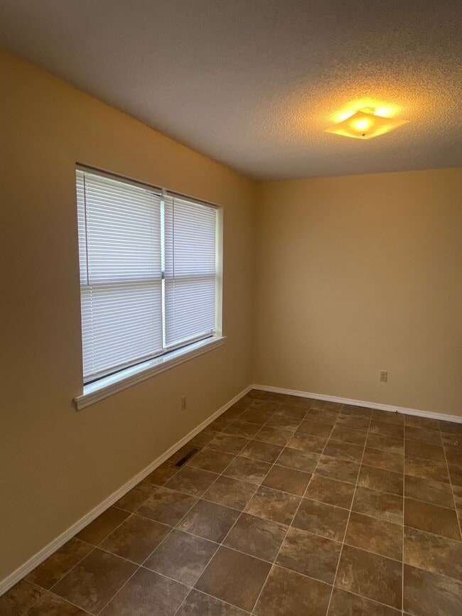 2765 E McDaniel St in Springfield, MO - Building Photo - Building Photo