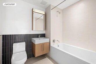 415 Red Hook Ln in Brooklyn, NY - Building Photo - Building Photo