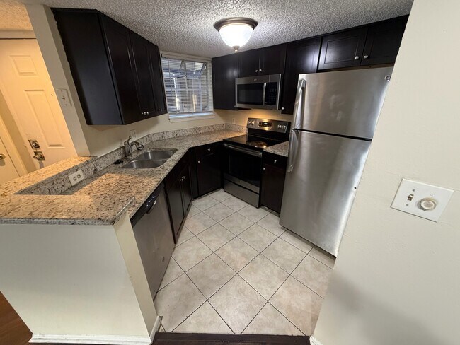 1916 Lake Atriums Cir in Orlando, FL - Foto de edificio - Building Photo