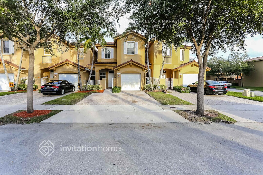 6283 SW 165th Ave in Miami, FL - Building Photo