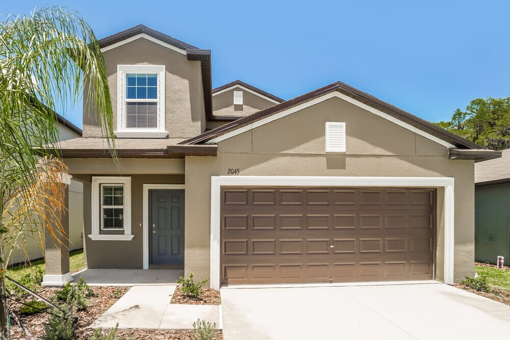2045 Skybrooke Blvd in Lutz, FL - Foto de edificio