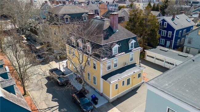 35 Pelham St-Unit -A in Newport, RI - Building Photo - Building Photo
