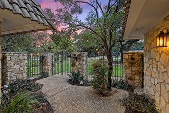 113 Comet in Lakeway, TX - Building Photo - Building Photo
