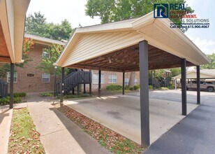 2025 Emery Ln in Franklin, TN - Building Photo - Building Photo