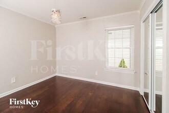 749 Spinning Wheel Point in High Point, NC - Foto de edificio - Building Photo