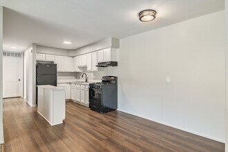 Harris & Cross Apartments in Ypsilanti, MI - Foto de edificio - Interior Photo