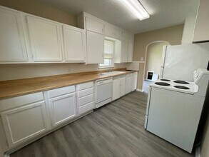 628 Harding St in Wichita, KS - Foto de edificio - Building Photo