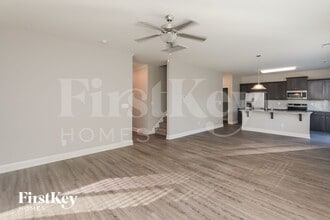 9220 Evans Creek Ct in Charlotte, NC - Foto de edificio - Building Photo