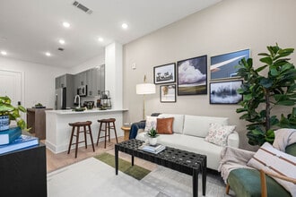 The Hawkins in Chamblee, GA - Foto de edificio - Building Photo