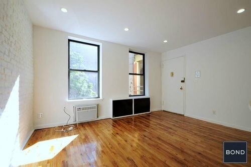 240 E 26th St-Unit -4c in New York, NY - Building Photo