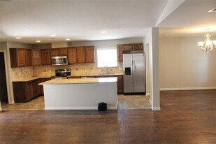 809 W Northgate Dr in Irving, TX - Building Photo