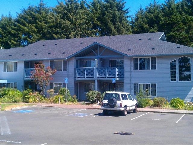 The Jetty in Lincoln City, OR - Building Photo