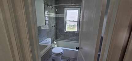 7031 N 33rd St in Omaha, NE - Building Photo - Building Photo