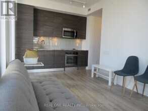 28-2228 Wellesley St E in Toronto, ON - Building Photo - Building Photo