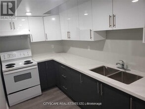4375 Trail Blazer Way in Mississauga, ON - Building Photo - Building Photo