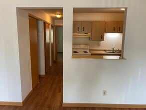 Northland Park Apartments in Sterling, IL - Foto de edificio - Building Photo