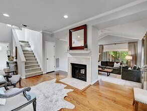 6010 Long Champ Ct in Austin, TX - Building Photo - Building Photo