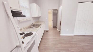 2102 Adams Ave in Knoxville, TN - Building Photo - Building Photo