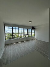 390 NW 27th St, Unit S2 in Miami, FL - Foto de edificio - Building Photo