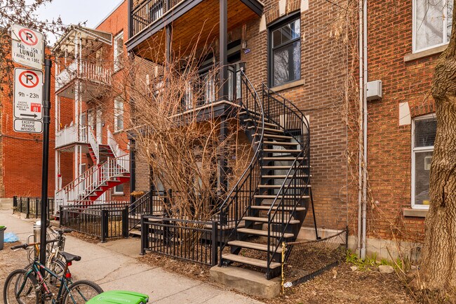 5323-5333 4E Av in Montréal, QC - Building Photo - Building Photo