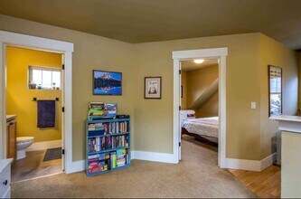 964 SW Hill St in Bend, OR - Building Photo - Building Photo