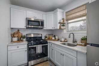 Elmwood Terrace Apartments in Elmwood Park, NJ - Building Photo - Building Photo