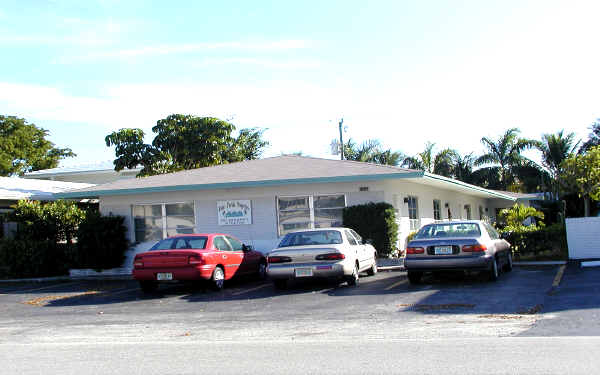 Fame Florida Properties in Pompano Beach, FL - Foto de edificio - Building Photo
