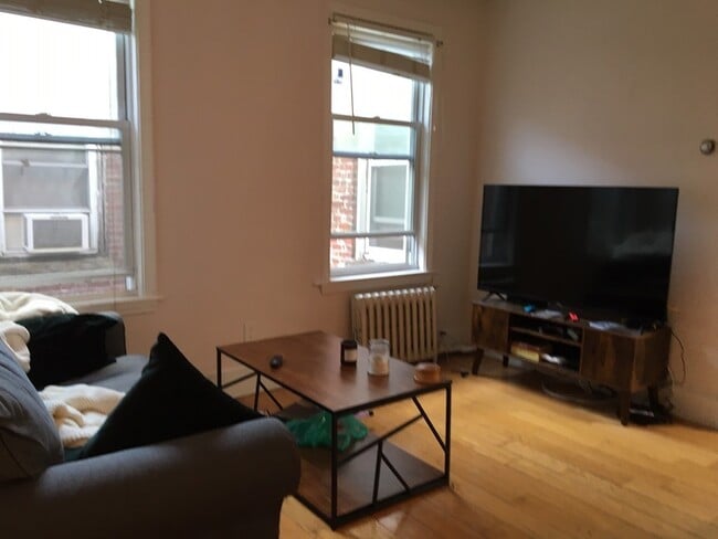 860 Huntington Ave, Unit 1