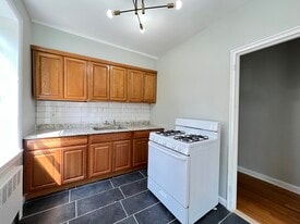 124 Chancellor Ave, Unit E07