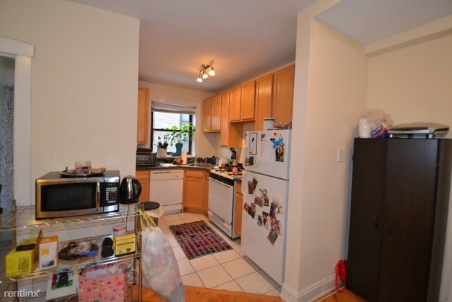 1255 W Henderson St-Unit -Unit IG*TH in Chicago, IL - Building Photo - Building Photo
