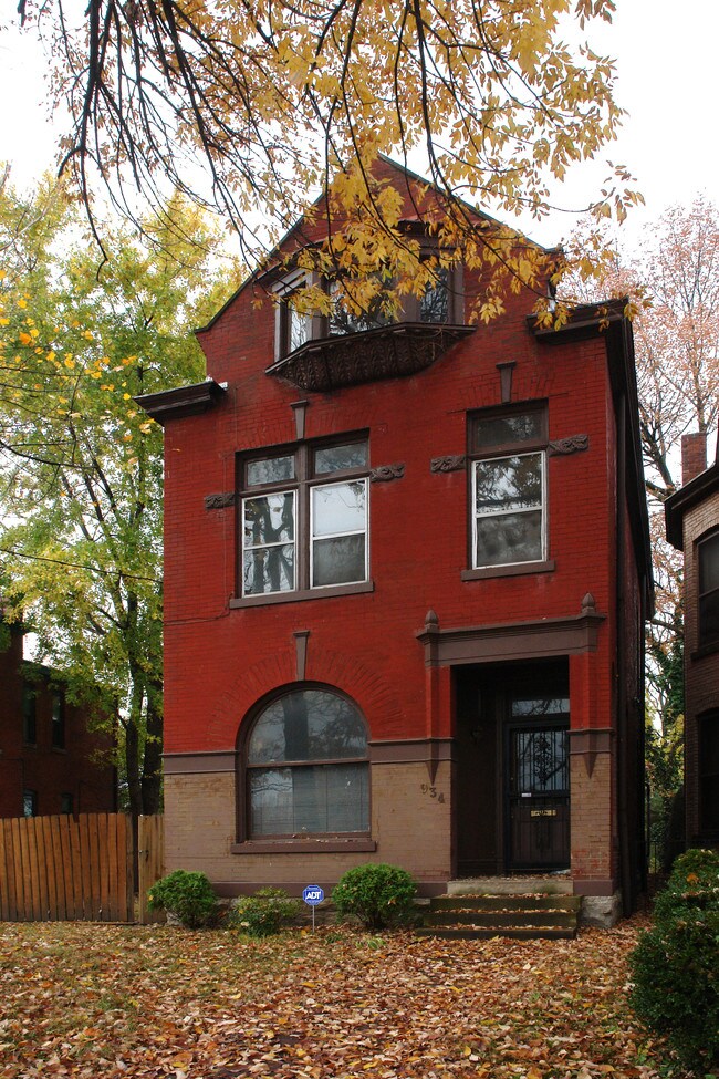 934 S 6th St in Louisville, KY - Foto de edificio - Building Photo