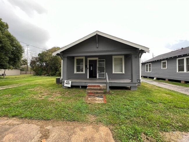 property at 2781 Sabine Pass Ave