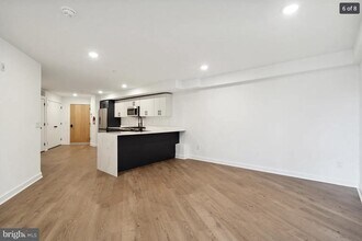 1951 Point Breeze Ave-Unit -404 in Philadelphia, PA - Building Photo - Building Photo
