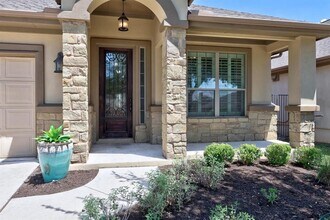 14308 Senia Bend in Bee Cave, TX - Building Photo - Building Photo