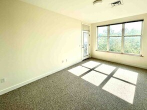 410 Farrell St in South Burlington, VT - Building Photo - Building Photo