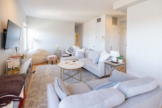 1661-1663 Washington St. Unit 605 in Boston, MA - Building Photo - Building Photo