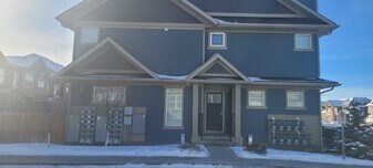 429 Cranbrook Sq SE in Calgary, AB - Building Photo