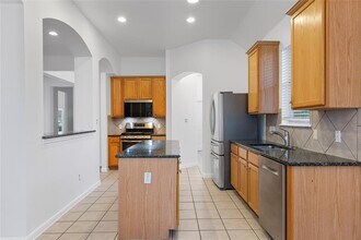 5124 Scottish Thistle Dr in Austin, TX - Building Photo - Building Photo