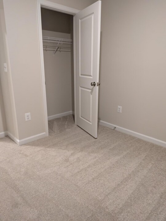 88 Gray Silver Rd in Inwood, WV - Building Photo