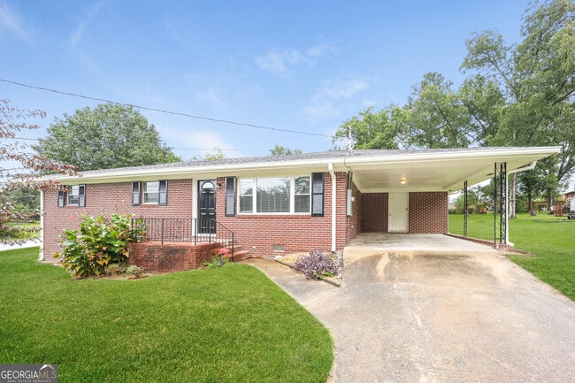 property at 600 Emerald Dr