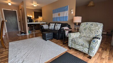 3 Villa Verde Dr, Unit 302 in Buffalo Grove, IL - Building Photo - Building Photo