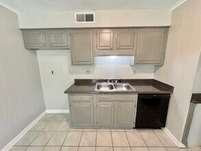 5595 Briarwood Dr in Horn Lake, MS - Building Photo - Building Photo