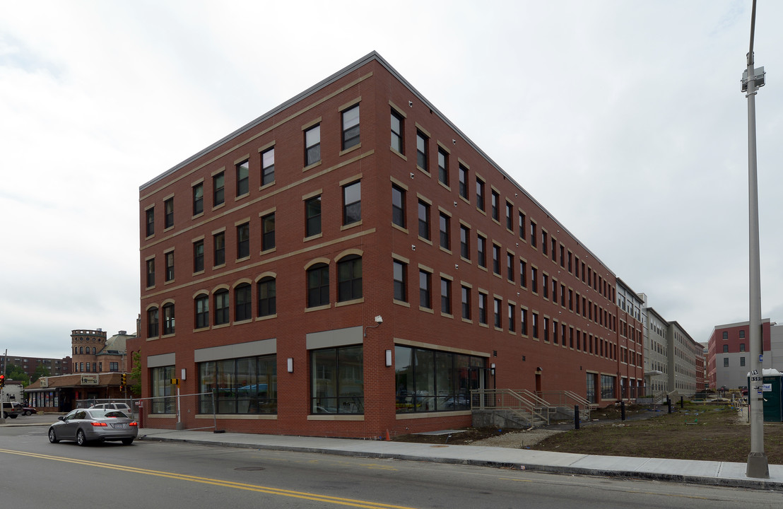 50 Centre/Enso (Artist) Flats in Brockton, MA - Foto de edificio