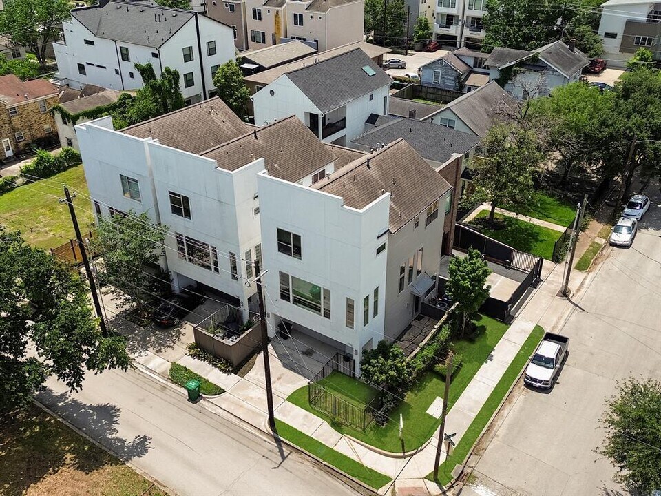1702 Southmore Blvd in Houston, TX - Building Photo