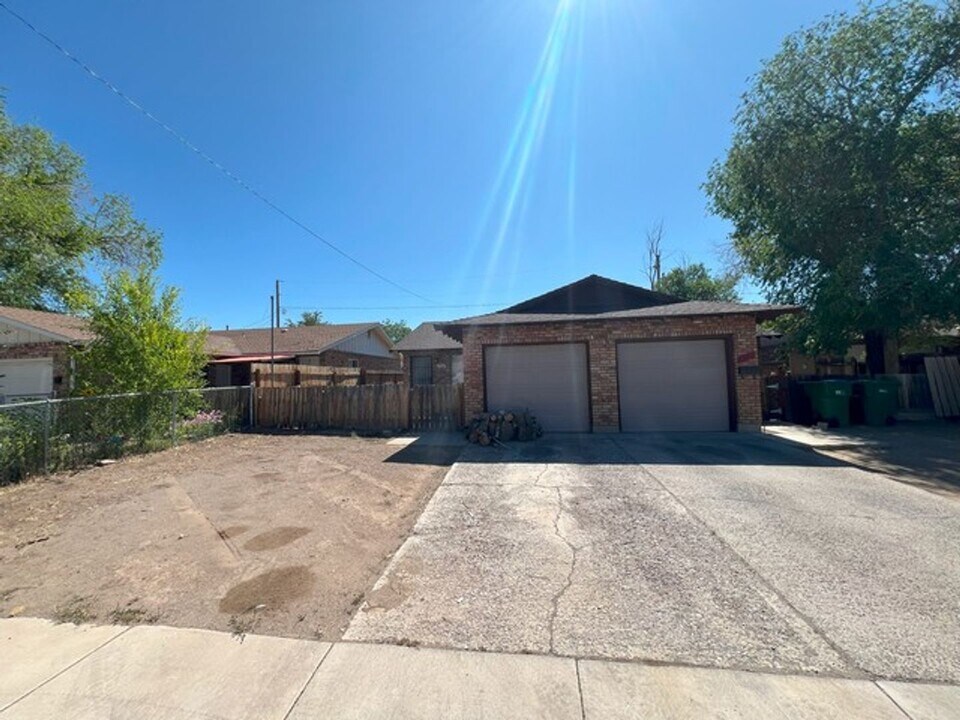 1204 Arnold Dr in Reno, NV - Foto de edificio