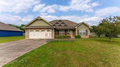 9 Greyhawk Ct in Fort Mitchell, AL - Building Photo - Building Photo