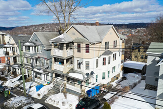 29 Highland Ave in Waterbury, CT - Building Photo - Building Photo