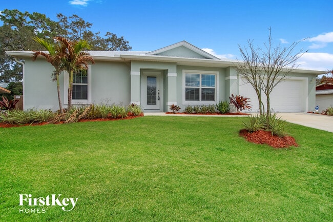 249 Bordeaux Ave NE in Palm Bay, FL - Foto de edificio - Building Photo